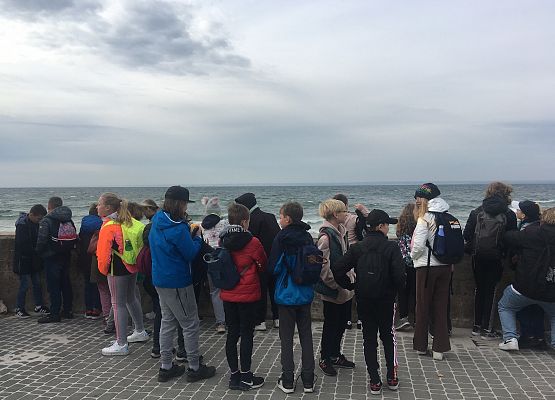 Wycieczka klas 4a i 5a  na Hel   grafika