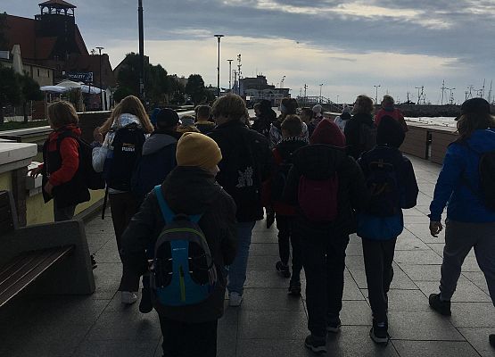 Wycieczka klas 4a i 5a  na Hel   grafika