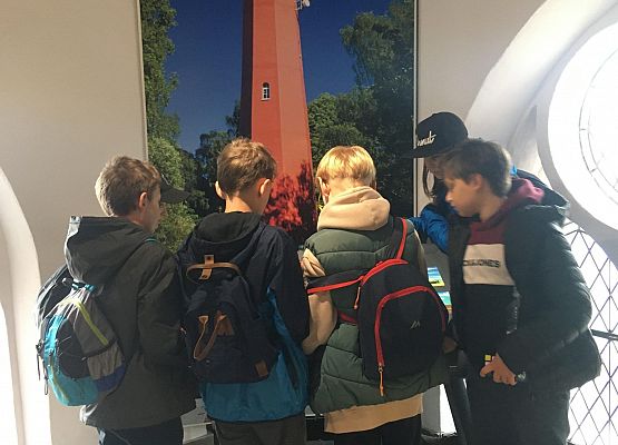 Wycieczka klas 4a i 5a  na Hel   grafika