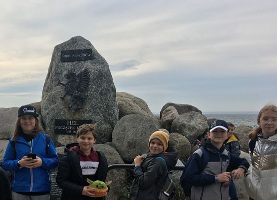 Wycieczka klas 4a i 5a  na Hel   grafika