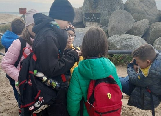Wycieczka klas 4a i 5a  na Hel   grafika