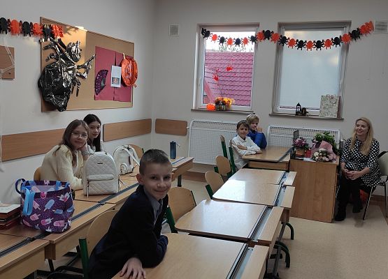 Rodzice dzielą się swoim doświadczeniem zawodowym z uczniami grafika