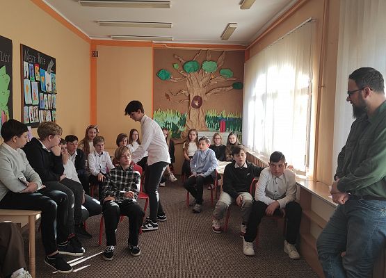 Rodzice dzielą się swoim doświadczeniem zawodowym z uczniami grafika