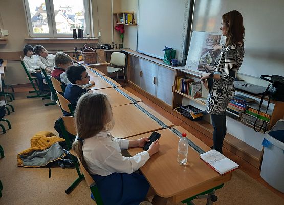 Rodzice dzielą się swoim doświadczeniem zawodowym z uczniami grafika