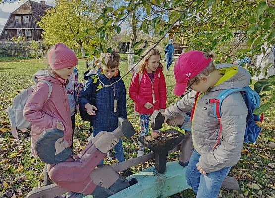 Wycieczka kaszubska klas trzecich – Swołowo grafika