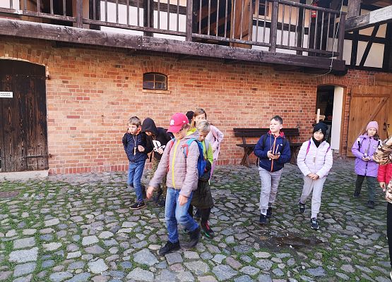 Wycieczka kaszubska klas trzecich – Swołowo grafika