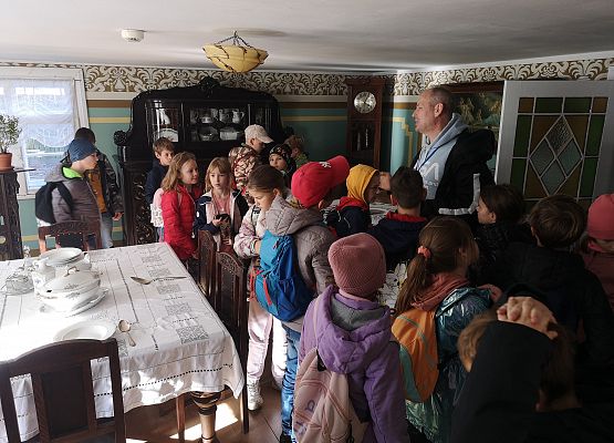 Wycieczka kaszubska klas trzecich – Swołowo grafika