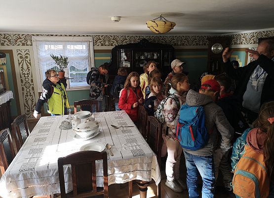 Wycieczka kaszubska klas trzecich – Swołowo grafika