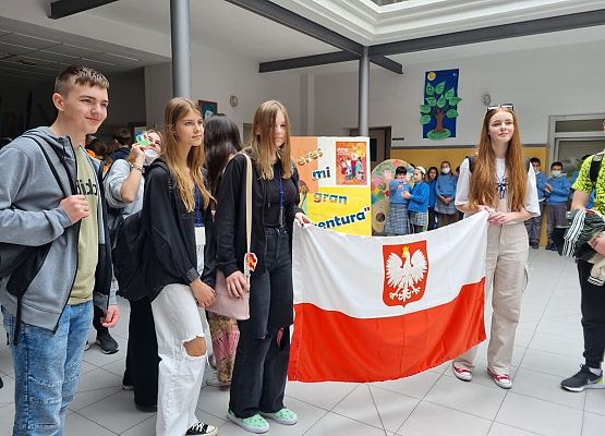 hAAPy students - Hiszpania grafika