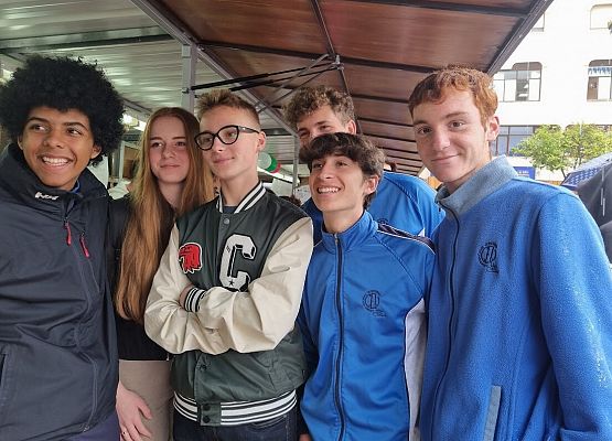 hAAPy students - Hiszpania grafika