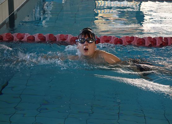 Zajęcia na basenie klas I – III grafika