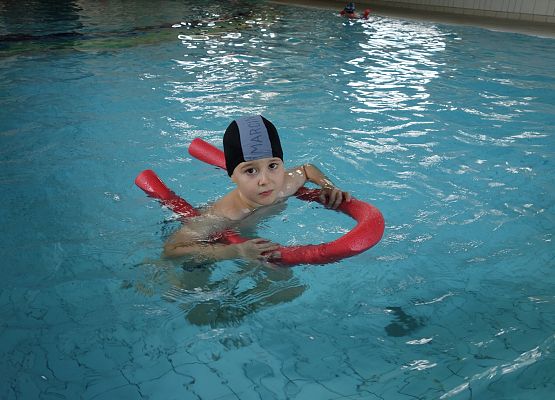 Zajęcia na basenie klas I – III grafika