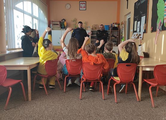 Spotkanie z policjantem - fotorelacja grafika