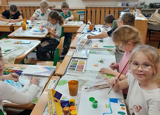 "Jesienna martwa natura" - kółko plastyczne klas I-III - fotorelacja grafika