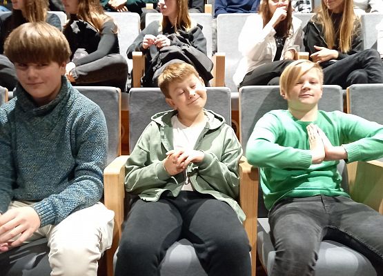 Klasy 4-6 w teatrze grafika