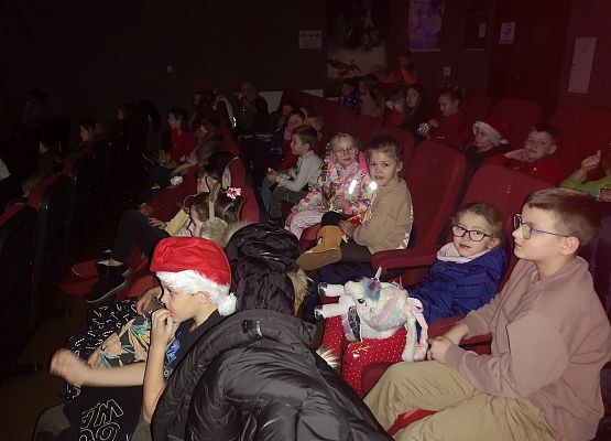 Mikołajkowy seans filmowy w kinie Fregata - fotorelacja z wyjścia klas 1-3 grafika