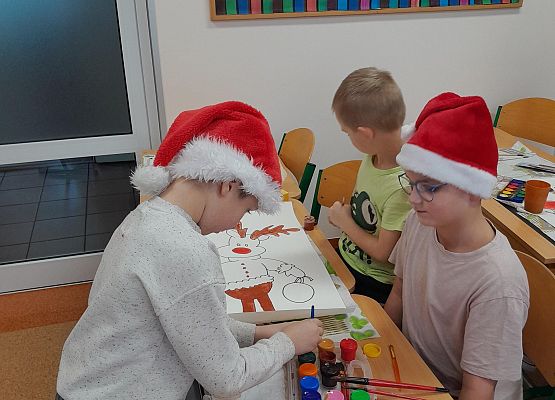 Mikołajkowe zajęcia w klasie pierwszej - fotorelacja grafika
