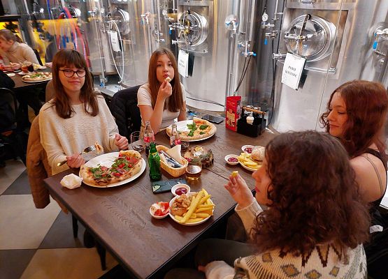 Mikołajki w kl. 8a grafika