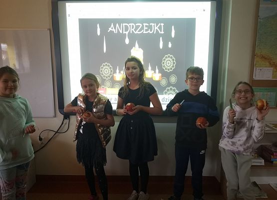 Andrzejki w klasie 3a - fotorelacja grafika