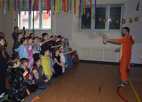 Bal karnawałowy w klasach młodszych grafika