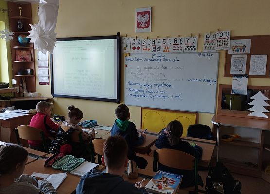 Dzień Bezpiecznego Internetu w klasie 3b - fotorelacja grafika