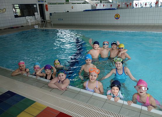 Zajęcia pływania klas I-III  grafika