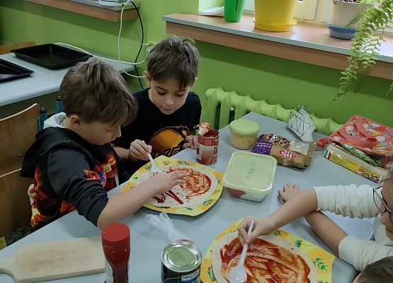 Dzień pizzy w kl. 2a - fotorelacja grafika