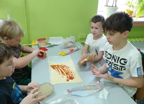 Dzień pizzy w kl. 2a - fotorelacja grafika