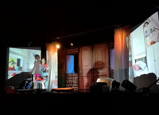 Mała zielona planeta - A Small Green Planet grafika