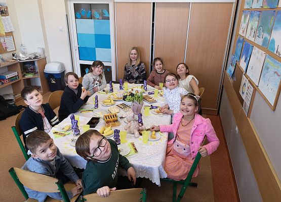 Śniadanie wielkanocne w klasach I-III - fotorelacja grafika