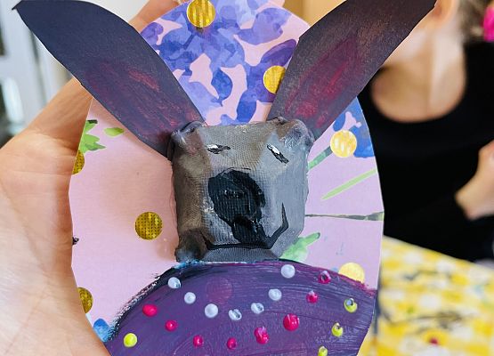 Portrety zajączków w wykonaniu Złotych Rączek. grafika