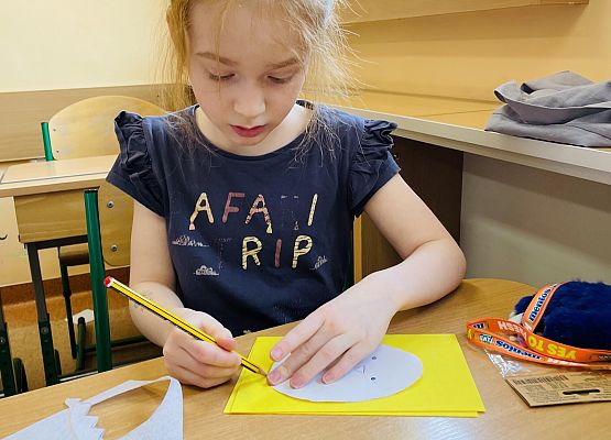 Wielkanocne kurczaczki Złotych rączek. grafika