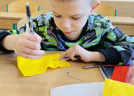 Wielkanocne kurczaczki Złotych rączek. grafika