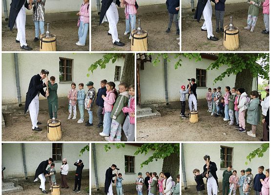 Trzecioklasiści w Muzeum Hymnu Narodowego grafika