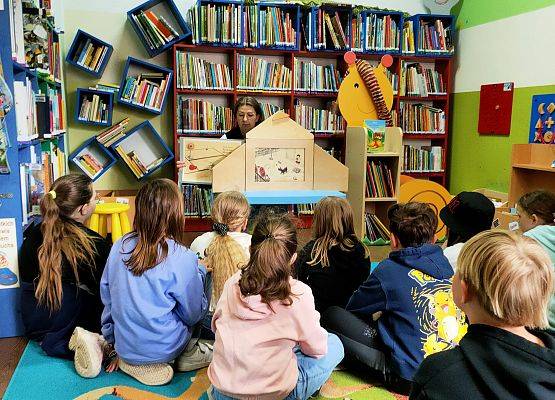 Klasa 2 z wizytą w bibliotece grafika