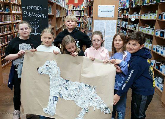 Klasa 2 z wizytą w bibliotece grafika