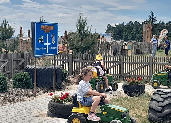 Klasa pierwsza na "Farmie Alexa" w Charbrowie grafika