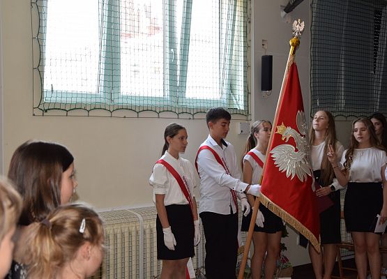 Uroczyste pożegnanie klasy VIII a i VIII b grafika