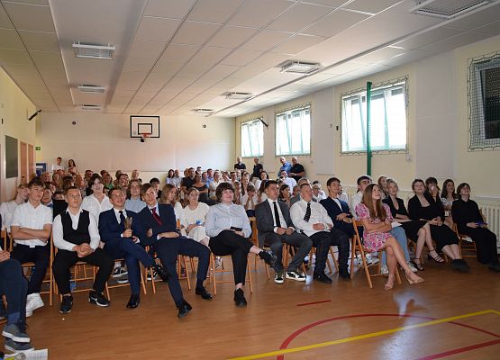Uroczyste pożegnanie klasy VIII a i VIII b grafika