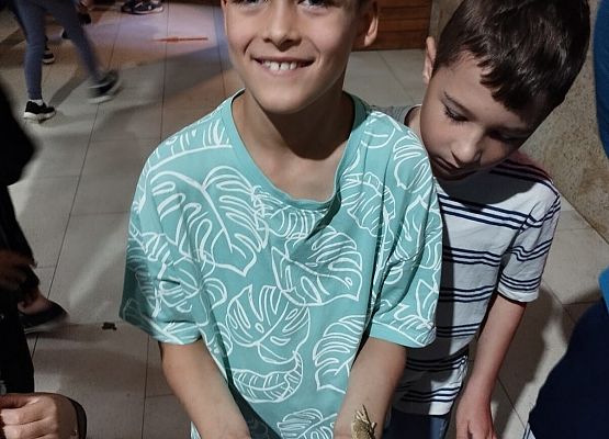 Uczniowie klasy I a i I b,w ramach realizacji języka kaszubskiego,wybrali się do Parku Edukacyjnego ,,Egzotyczne Kaszuby" w Tuchlinie grafika