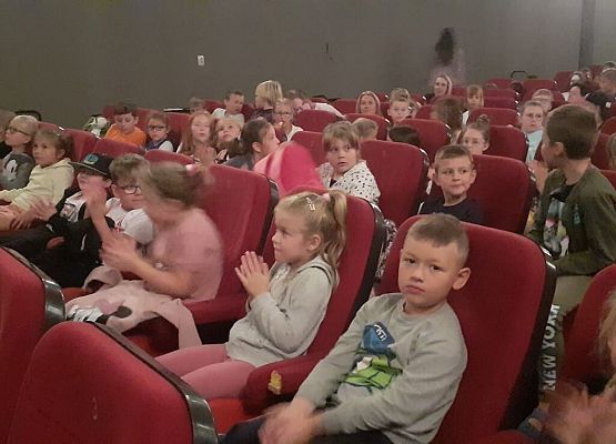 Dzieci z klas I -III wybrały się do kina ,,Fregata" w Lęborku grafika