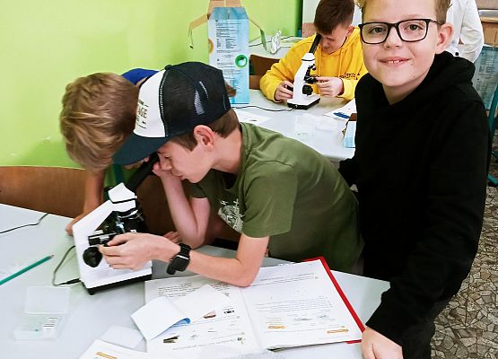 OBSERWACJE MIKROSKOPOWE NA LEKCJACH PRZYRODY grafika