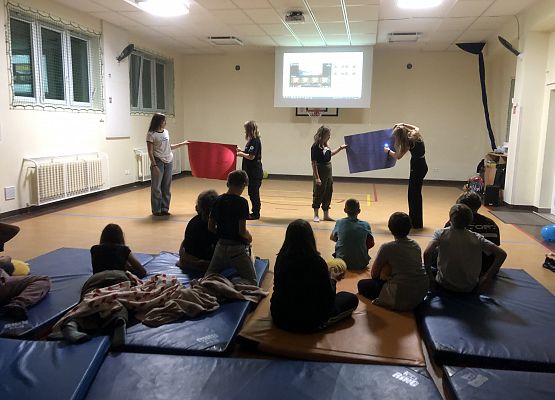 Piątkowy wieczór uczniowie kl. 6a grafika