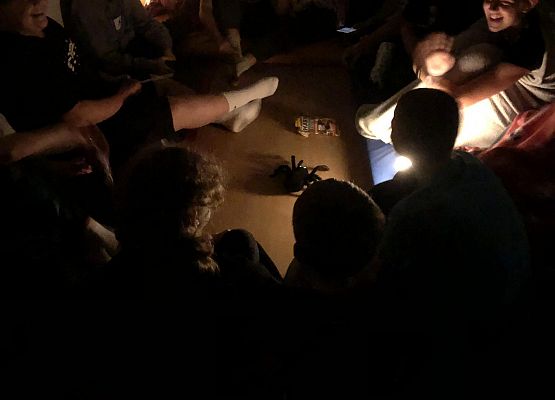 Piątkowy wieczór uczniowie kl. 6a grafika