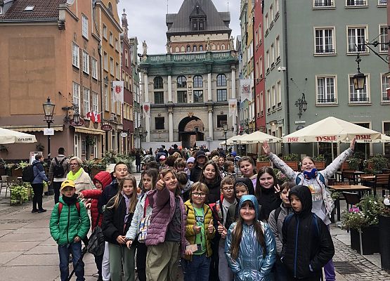 10 października – klasy 4a, 4b, 5a i 6a w teatrze grafika