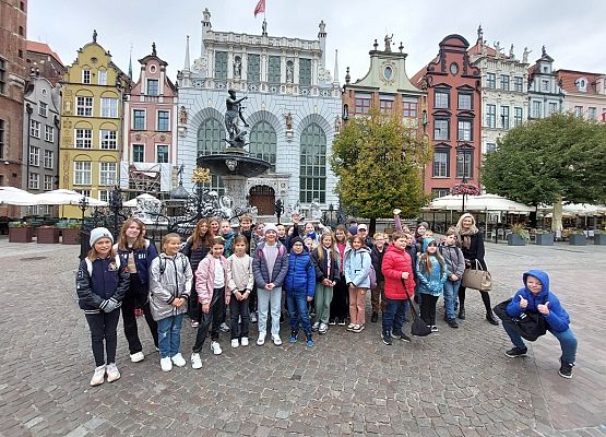 10 października – klasy 4a, 4b, 5a i 6a w teatrze grafika