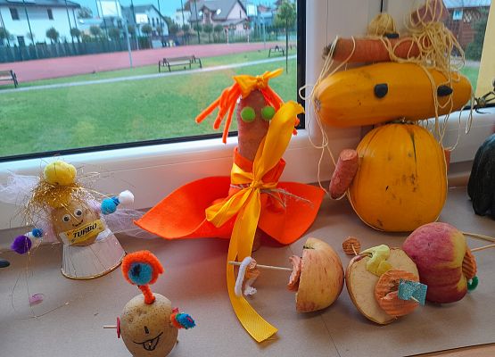 Drugoklasiści wykonali ciekawe kukiełki z warzyw grafika