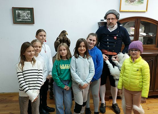 Wycieczka klasy trzeciej do Będomina grafika