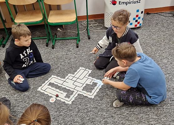 Koło "Kodowanie na dywanie" grafika