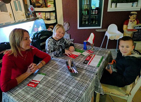 Wyjście klasy trzeciej do pizzerii grafika